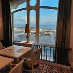 Hotel Palace By Cw Collection