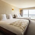 Hotel Palace By Cw Collection