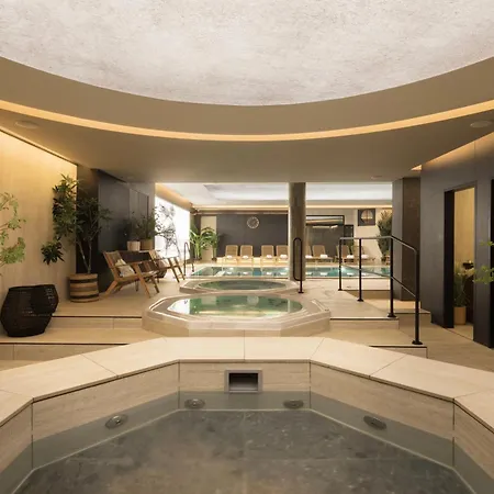 Palace By Cw Collection 5*