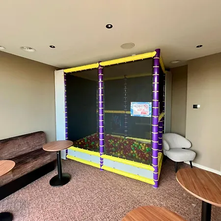 מלון Palace By Cw Collection 5*