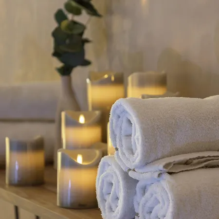 Hotel Palace By Cw Collection