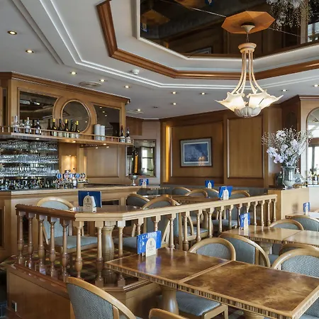 Palace מלון 4*