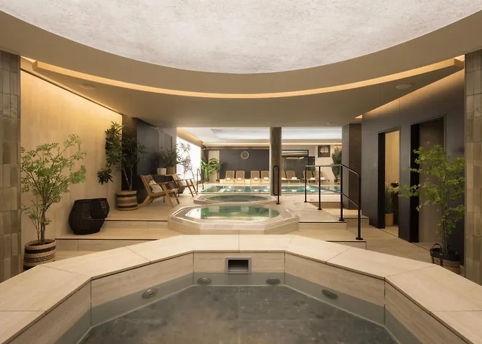 Palace By Cw Collection 5*