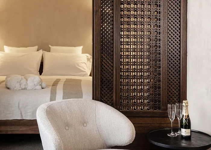 Palace By Cw Collection